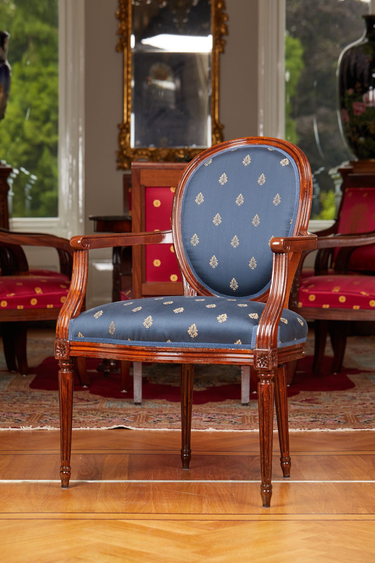 Louis XVI gestoffeerde fauteuil - afbeelding 1