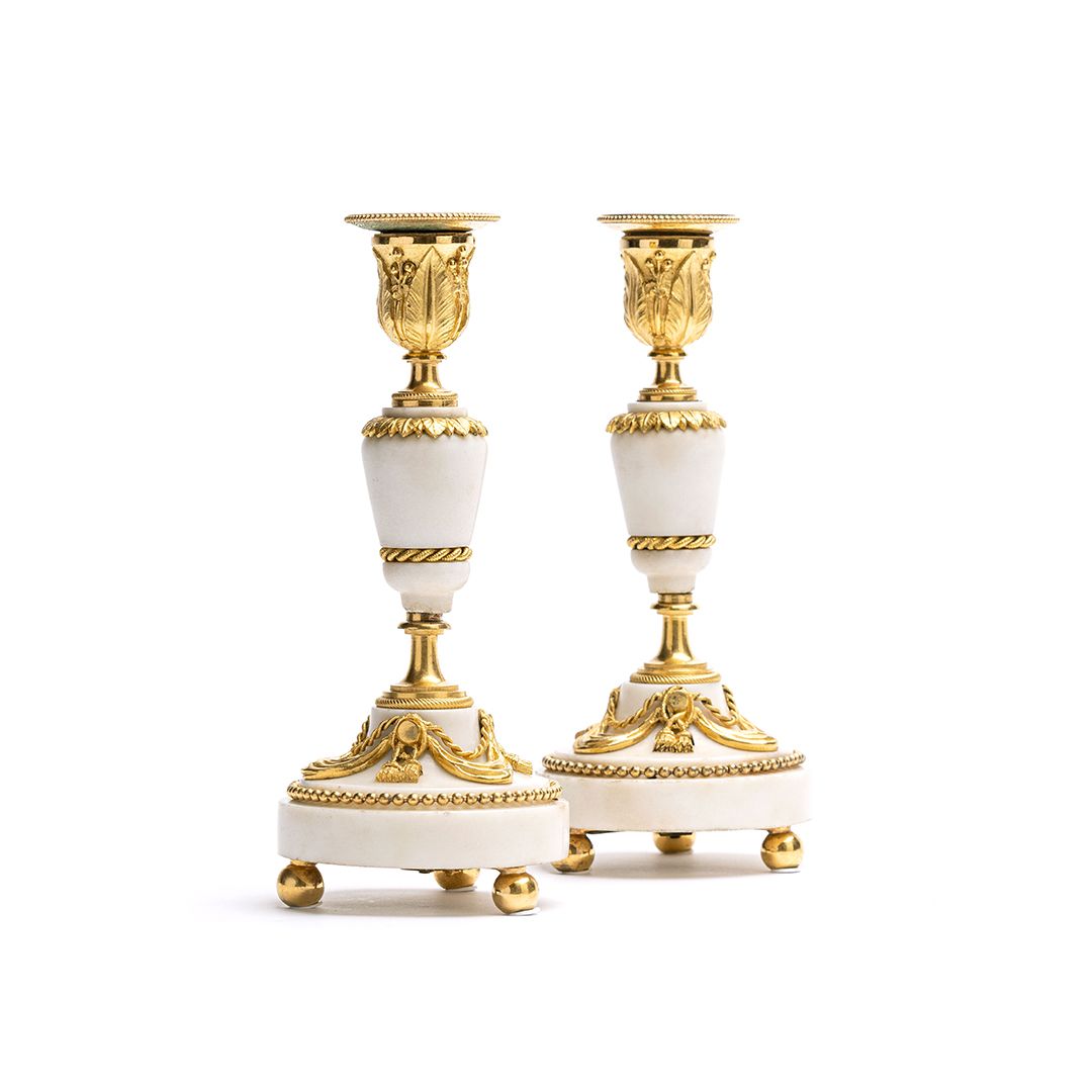 A pair of high-quality white marble candlesticks from the Louis XVI period - image 1