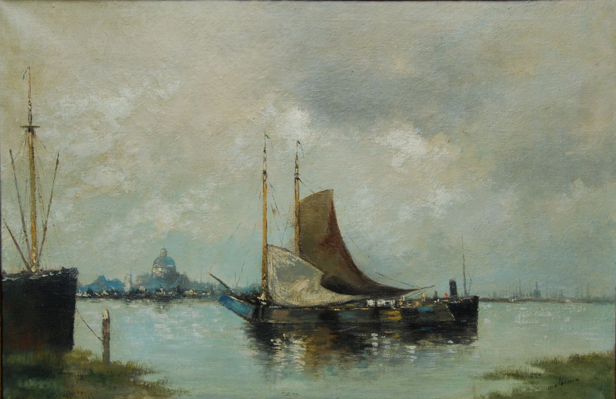 P10 Boats near the river bank