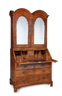 A Walnut double domed bureau bookcase - afbeelding 1