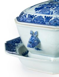 A Qainlong Tureen - image 4