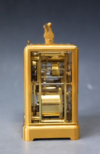 One piece case carriage clock, chronometer escapement. Signed Henry Robert à Paris, c. 1840. - image 6