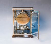 Reutter Atmos, white enamel dial, c. 1930. Movement numbered: 1090. - image 2