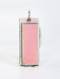 Een miniatuur Zwitsers zilveren roze transparant guilloche email klokje, circa 1900 - afbeelding 5