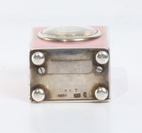 Een miniatuur Zwitsers zilveren roze transparant guilloche email klokje, circa 1900 - afbeelding 6
