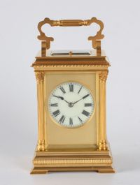 Een fraaie Franse verguld messing 'Anglaise' reisklok, Henri Jacot, circa 1880 - afbeelding 3