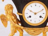 Een Frans Empire verguld en bronzen pendule, bloemenvaas met putti, circa 1800 - afbeelding 6