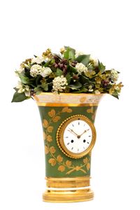 A lovely French Empire porcelain urn mantel clock, circa 1800 - image 4