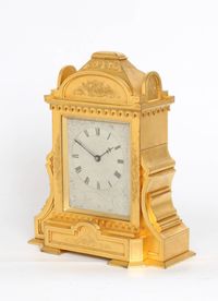 Een Engels gegraveerd 'Cole type' verguld tafelklokje, Manoah Rhodes, circa 1860 - afbeelding 3