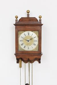 Een Hollands noten Hangend Amsterdammertje, Jacob Hasius, circa 1725 - afbeelding 1