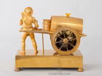 Een Franse Empire verguld bronzen pendule, Waterverkoper, circa 1810. - afbeelding 5