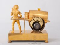 Een Franse Empire verguld bronzen pendule, Waterverkoper, circa 1810. - afbeelding 8