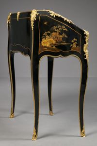 French Louis XV Lacquered Bureau, attributed to J.P. Latz - image 5