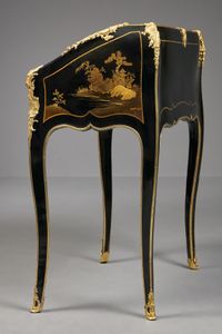 French Louis XV Lacquered Bureau, attributed to J.P. Latz - image 6