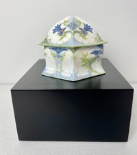Rozenburg Art Nouveau eggshell porcelain lidded box, 1904 - image 2