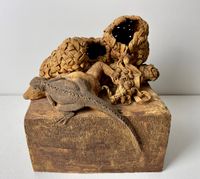 Marion Askjaer Veld, (Strib Denemarken 1943), met de hand gevormd aardewerk beeld van reptielen, uitgevoerd in eigen atelier Arnhem 1974 - afbeelding 1