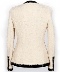 Chanel Jas in Ivoorkleur met Zwart Bouclé