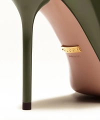 Gucci 'Beverly' Pumps in Groen Lakleder