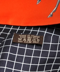 Hermès Maxi-Twilly Cut Couvertures Et Tenues De Jour
