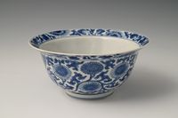 A Chinese porcelain klapmuts bowl - image 1
