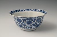 A Chinese porcelain klapmuts bowl - image 3