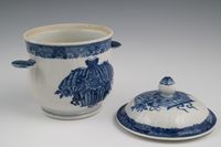 A Chinese porcelain sugar candy pot with cover - image 4