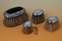 Four brushes, silver mounted. 1500,- for the set - image 3
