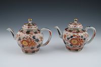 A pair of Chinese porcelain  Imari teapots - image 2
