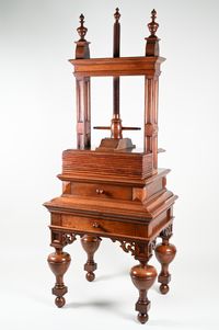 Renaissance Linen and Napkin presses - image 1