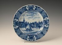 A pair of Delftware plates - image 4