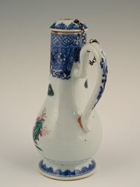 A Chinese porcelain jug - image 4