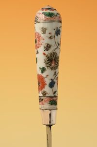 A knife with Chinese porcelain famille verte handle - image 3
