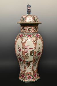 A large Chinese Famille Rose Vase - image 3