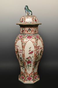 A large Chinese Famille Rose Vase - image 4