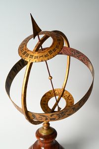 A sundial - image 6
