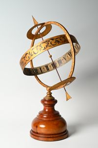A sundial - image 3