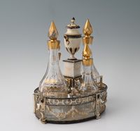 An 18th century Dutch oil and vinegar / cruet set - image 3