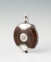 A small powder horn - image 4