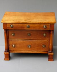 Empire miniatuur commode - afbeelding 1