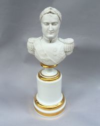 'Porcelaine de Paris' bust of Napoleon - image 3