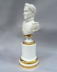'Porcelaine de Paris' bust of Napoleon - image 4