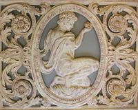 Ornamental fanlight from a Dutch canal house: Judgment of Paris - image 3