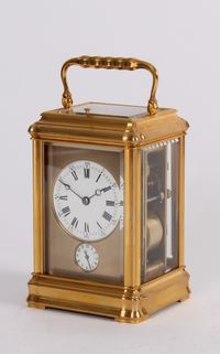 Een fraaie Franse verguld messing reiswekker met kwartierrepetitie, door Margaine, circa 1870 - afbeelding 2