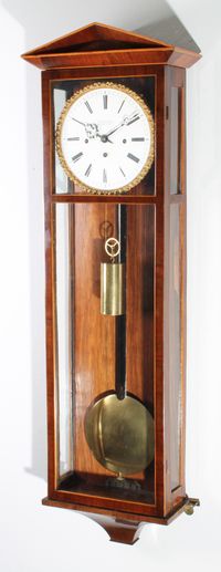 Een fraaie Oostenrijkse palissander 'Dachluhr' met bandinleg en grande sonnerie, L. Müller, circa 1840. - afbeelding 3