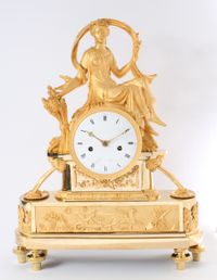Een fraaie Frans Empire sculpturale vuurverguld bronzen pendule gesigneerd Colin, circa  1800. - afbeelding 1