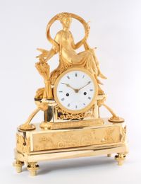 Een fraaie Frans Empire sculpturale vuurverguld bronzen pendule gesigneerd Colin, circa  1800. - afbeelding 2