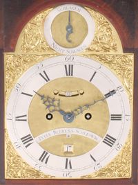 Een zeldzame Duitse mahonie tafelklok met 8-daags uurwerk gesigneerd Peter Behrems Schleswig, circa 1770. - afbeelding 2