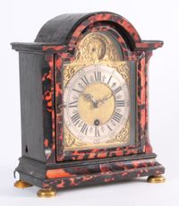 An attractive small South German red tortoishell bracket timepiece with automaton, circa 1740. - image 4