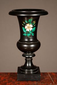 A decorative Italian black marble urn with malachite inlay, circa 1880 - image 1
