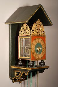 Een goede veelkleurige Gelderse stoelklok, door Goslink Ruempol, 1746 - afbeelding 3